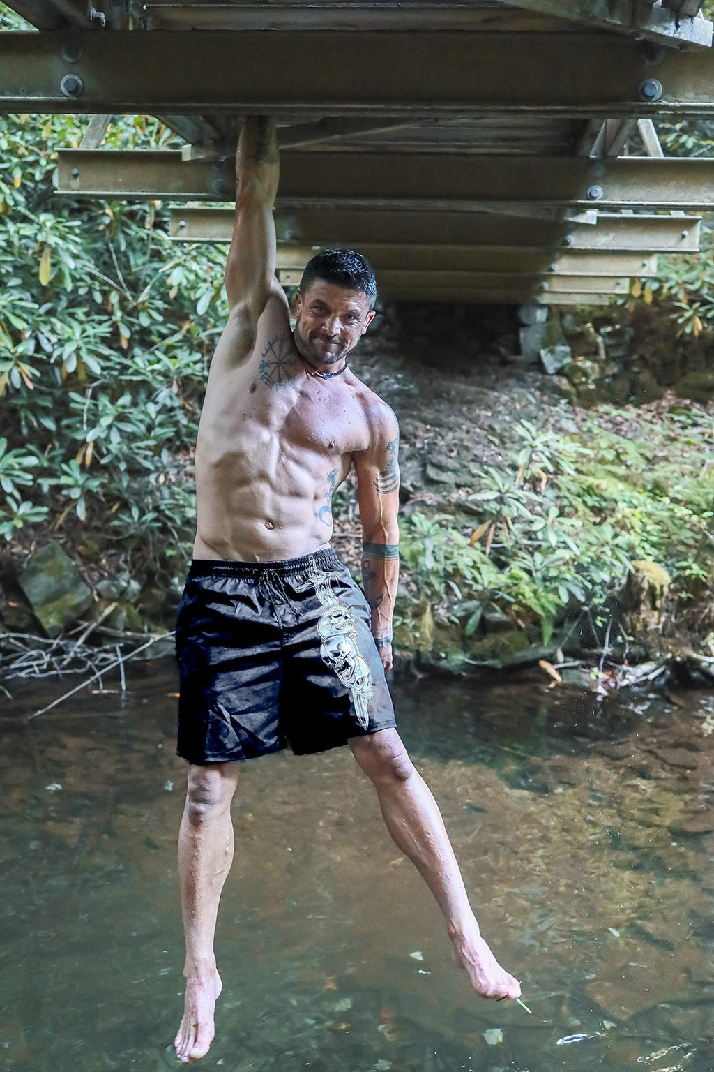 Men's Mid-Length Vampire Skulls Beach Shorts