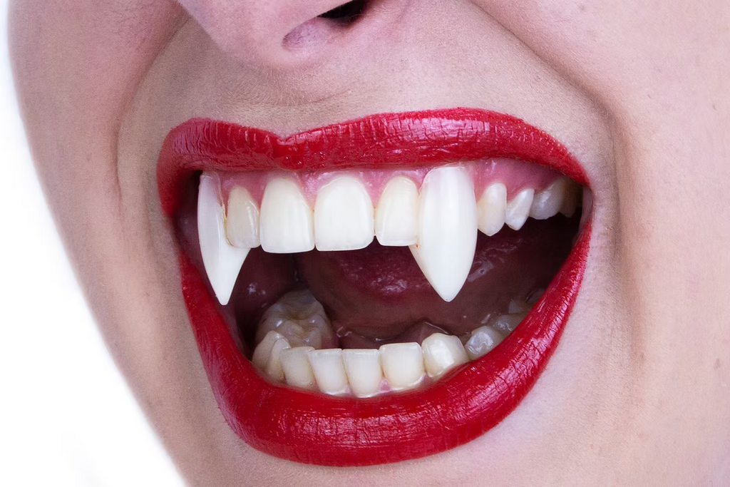 Scarecrow Brand Classic Deluxe Vampire Fangs