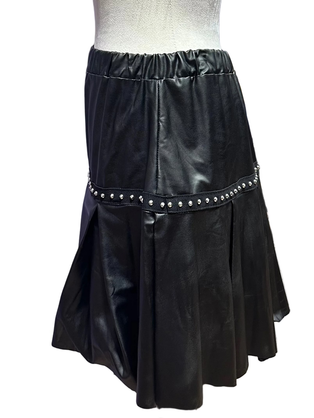 Pleated Rivet Skirt Knee Length