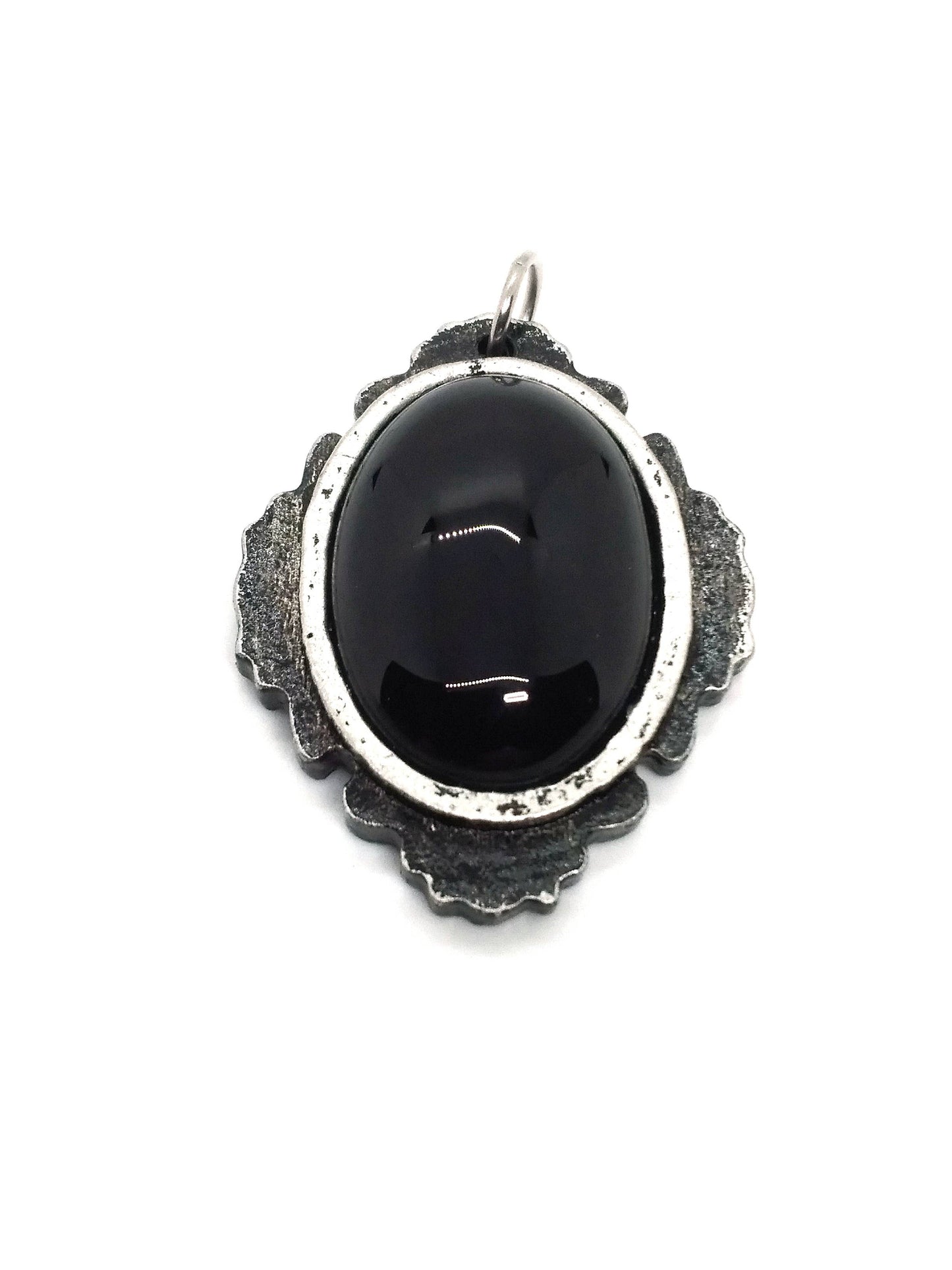 Vampiric Amulet Necklace with Setting Options